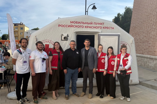 Мэр Смоленска Александр Новиков подписал соглашение о сотрудничестве с региональным отделением Российского Красного Креста