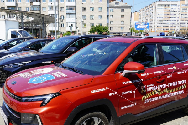 Автоколонна «Города-герои — города Героев» посетила Смоленск
