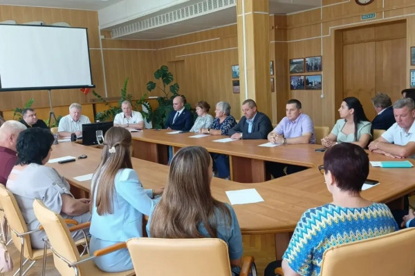 Глава Новодугинского округа подал в отставку 