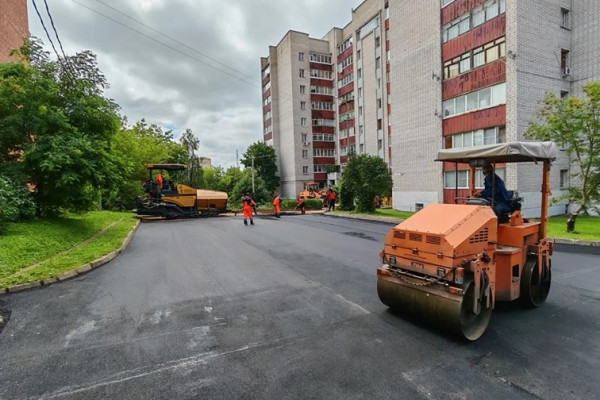 В Смоленске продолжается ремонт улицы Дохтурова