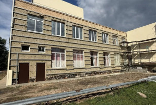 В Ельне продолжается капитальный ремонт культурно-досугового центра