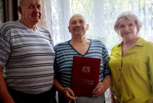 В Сафонове поздравили с юбилеем ветерана уголовно-исполнительной системы