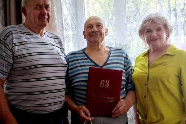 В Сафонове поздравили с юбилеем ветерана уголовно-исполнительной системы