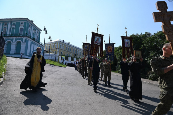 В Смоленске состоялся крестный ход, приуроченный ко Дню Крещения Руси