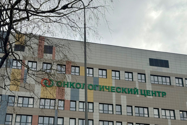 В Смоленске провели уникальную для России операцию: челюсть заменили 3D-имплантом