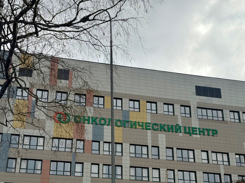 В Смоленске провели уникальную для России операцию: челюсть заменили 3D-имплантом