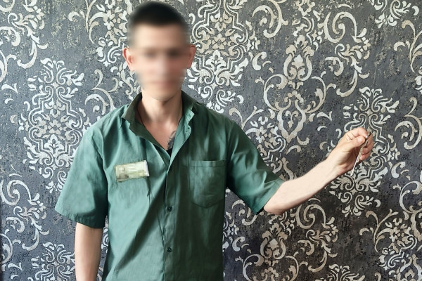 В Рославле осужденный из категории детей-сирот получил ключи от квартиры ещё до освобождения