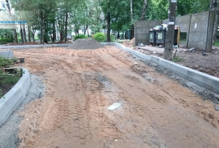В Смоленске продолжается ремонт межквартального проезда на проспекте Строителей