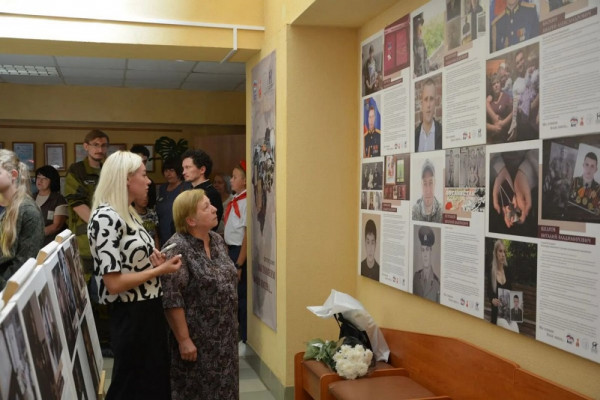 В Рудне открыли фотовыставку «Мы помним ваши имена…»