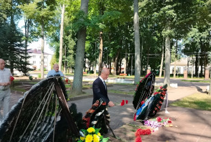 Александр Бабаков почтил память Героев в Ельне