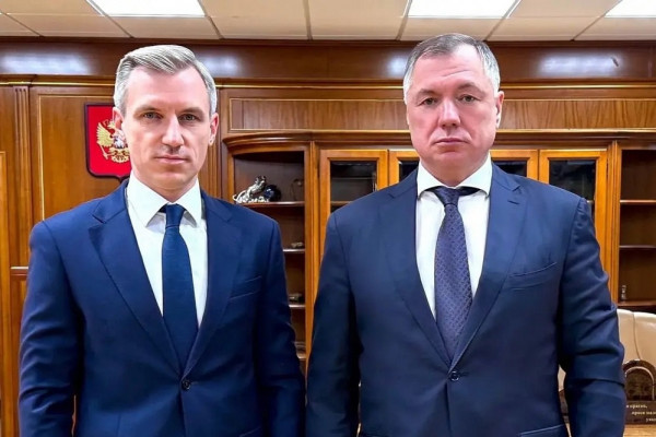 Смоленский губернатор поздравил с юбилеем Марата Хуснуллина