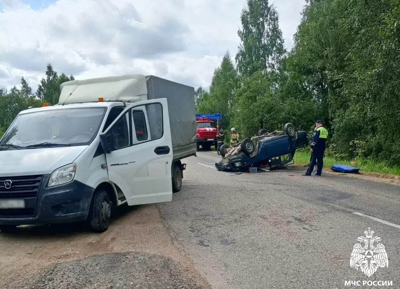 Один погибший и двое пострадавших. В Смоленской области столкнулись грузовой и легковой автомобили