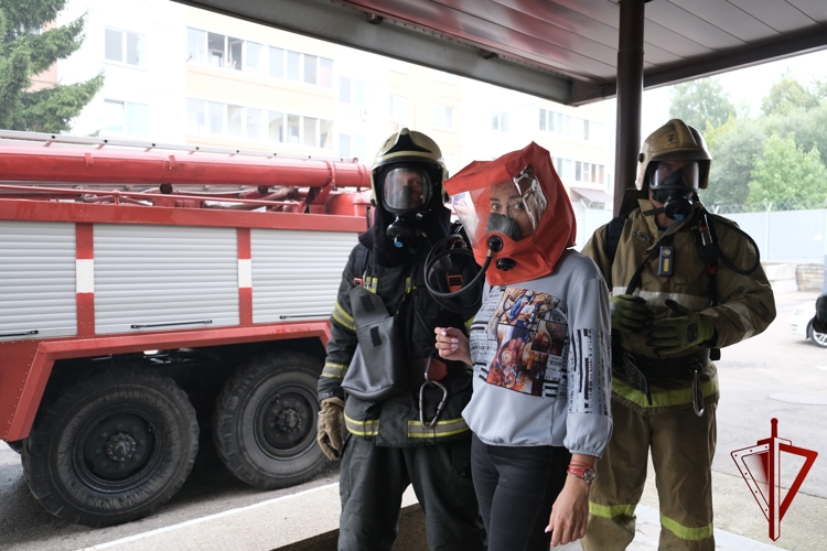 В Смоленске Росгвардия и МЧС провели совместную противопожарную тренировку