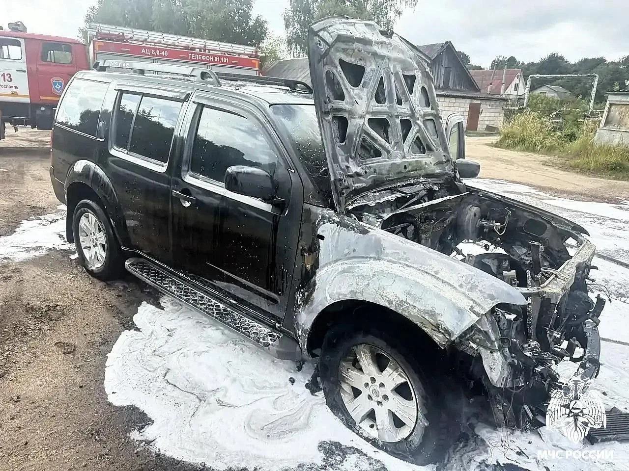В Рославле вспыхнул легковой автомобиль