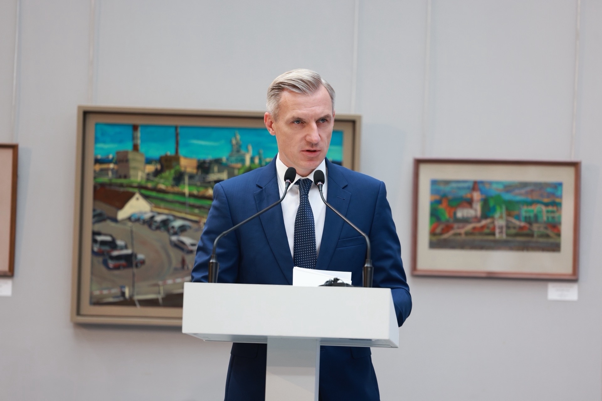 Василий Анохин озвучил ряд нововведений, которые вступят в силу с нового учебного года в Смоленской области