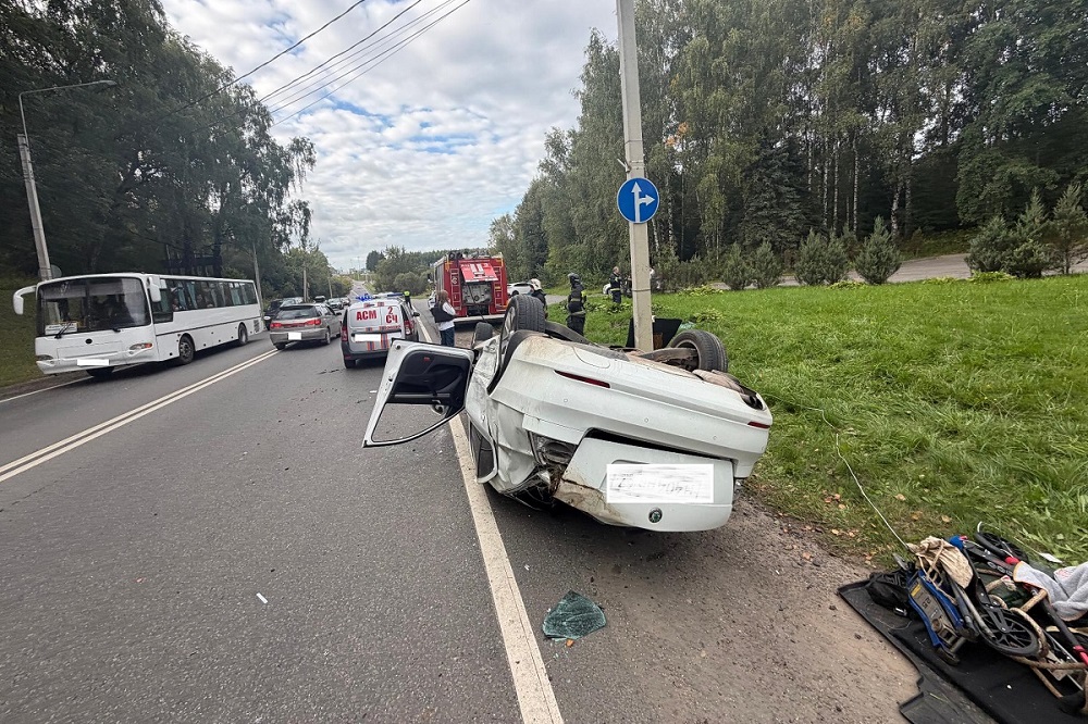 В Смоленске на улице Кутузова столкнулись Skoda и Volkswagen