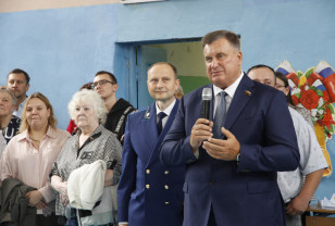 По всей Смоленщине депутаты вместе со школьниками и студентами встретили День знаний