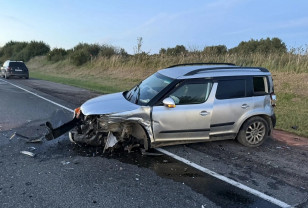 В Смоленском округе столкнулись Skoda Yeti и Toyota Camry