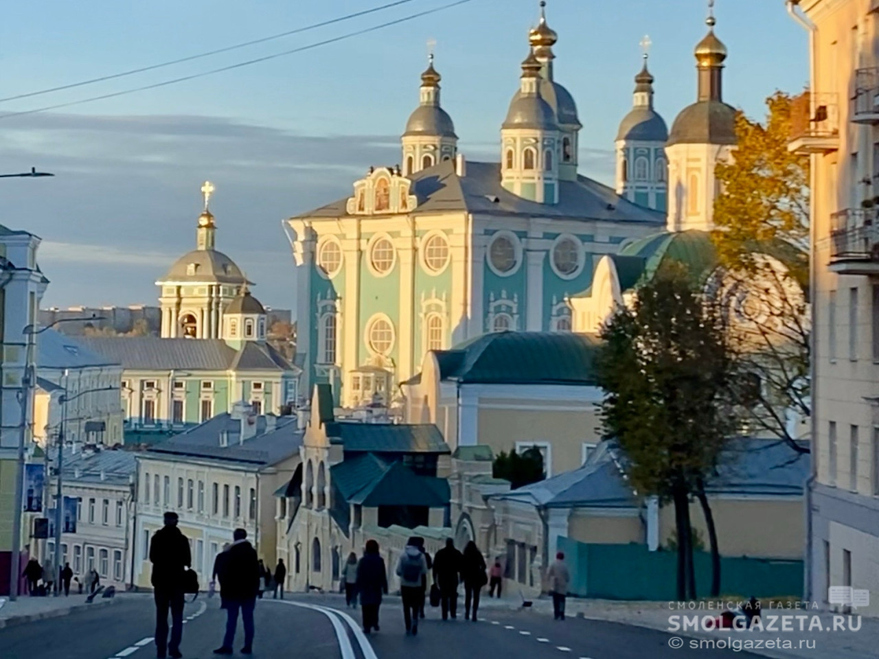 В Смоленске на Большой Советской продолжаются работы по укреплению склона