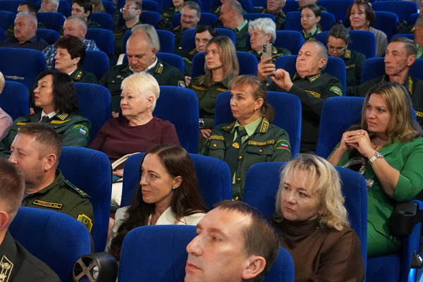 Смоленских работников лесной отрасли поздравили с наступающим профессиональным праздником