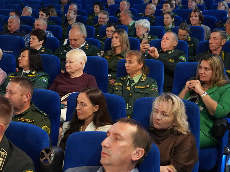 Смоленских работников лесной отрасли поздравили с наступающим профессиональным праздником