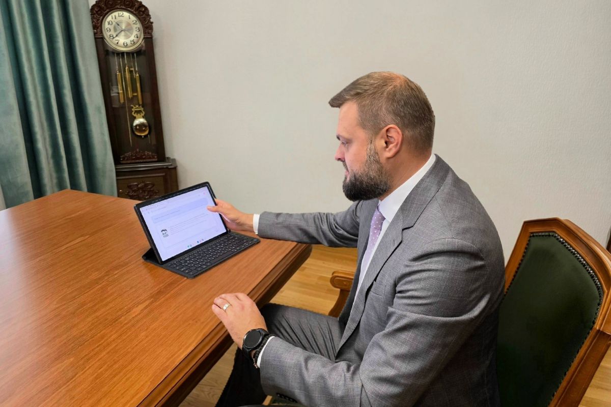 Депутат Госдумы от Смоленской области Артём Туров проголосовал дистанционно