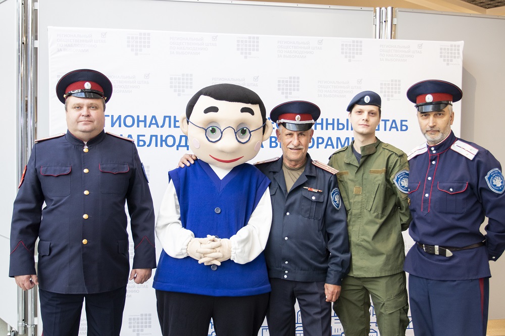 Представители казачества Смоленской области посетили Общественный штаб по наблюдению за выборами