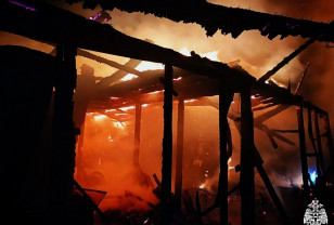 В селе Новодугино горели баня и сарай