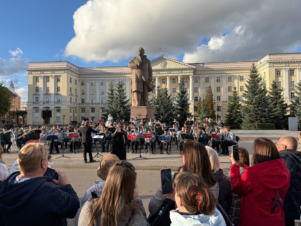 В Смоленске прошёл большой концерт сводного духового оркестра