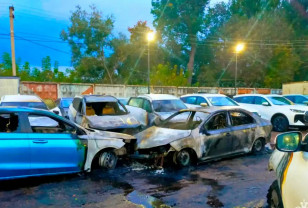 На улице Николаева в Смоленске произошёл крупный пожар на стоянке