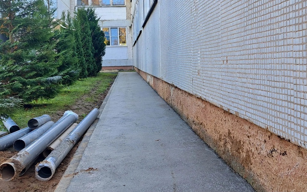В Кардымовском округе приступили к ремонту Центра образования