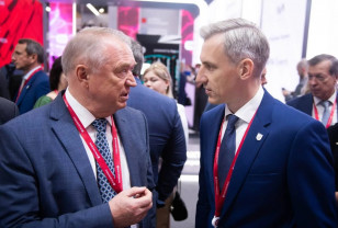 Василий Анохин поздравил с Днём рождения президента Торгово-промышленной палаты России Сергея Катырина