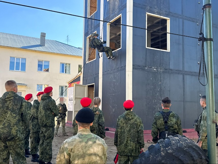 Смоленские подростки прошли «курс молодого бойца» на базе спецназа Росгвардии