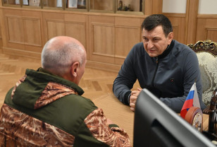 Игорь Ляхов провёл рабочую встречу с командиром подразделения «Барс Смоленск»
