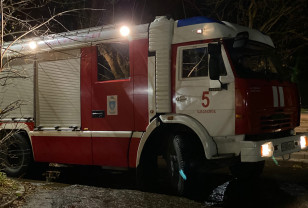 Дым до четвёртого этажа: в Ярцеве пожарные спасли жильцов многоквартирного дома 