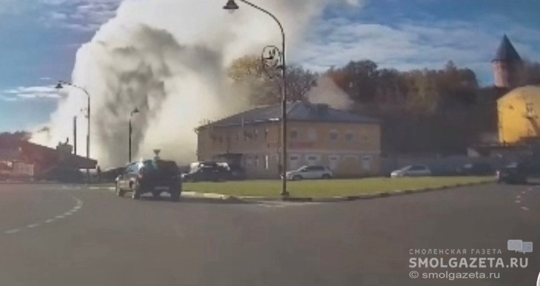 В Смоленске на улице Соболева произошла коммунальная авария