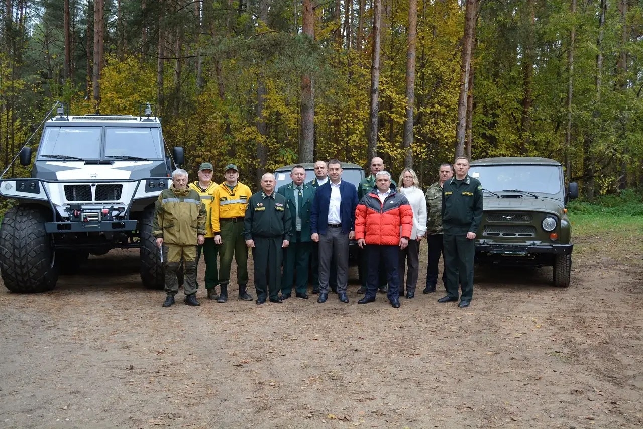 Подразделения лесной охраны Смоленской области получили ключи от новых автомобилей