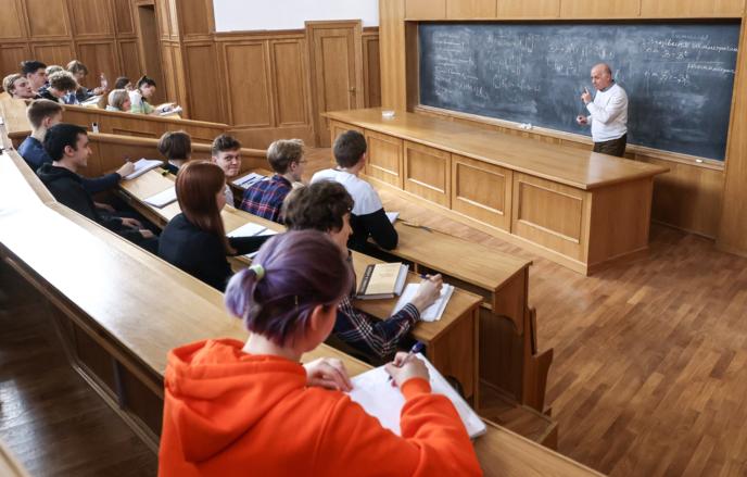 Индексация зарплат педагогов высшей школы составит 6,8% в 2027 году