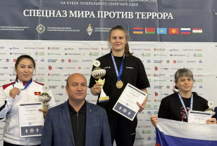 «Золото» для Смоленска: сотрудница УФСИН Яна Козырева победила на международном турнире