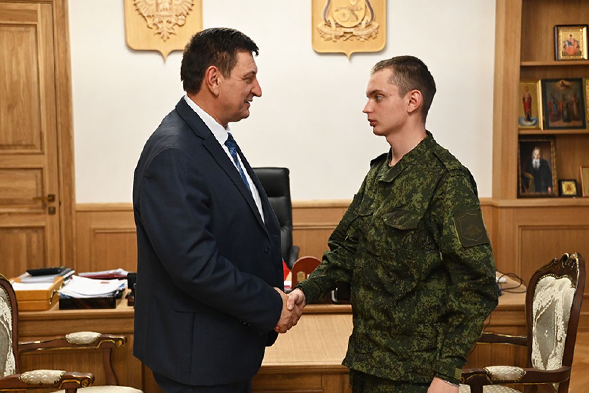 Игорь Ляхов помогает подразделению, где служит смоленский доброволец