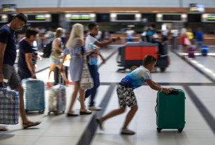 С 2027 года детям до 14 лет потребуется свой загранпаспорт