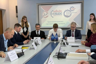 В Смоленске будущие машиностроители заключили целевые договоры с работодателем
