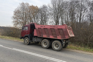 В Смоленском округе КАМАЗ сбил женщину
