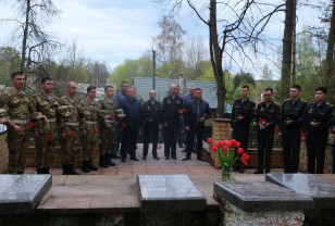 Смоленские росгвардейцы почтили память погибших защитников Отечества