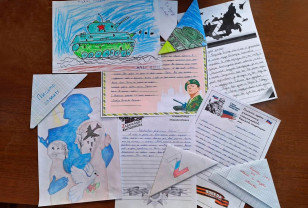 Дети сотрудников смоленского УФСИН написали письма бойцам на передовую