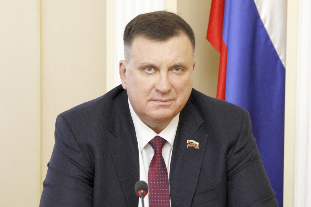 Председатель Смоленского горсовета Анатолий Овсянкин поздравил медработников с профессиональным праздником