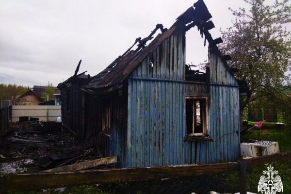 В Гагаринском округе Смоленской области горел дачный дом