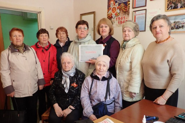 В Смоленской области бывшие малолетние узники собрали деньги для бойцов СВО